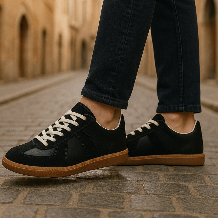 Braune Herren Schnürschuhe, klassische Sneaker, komfortabel & rutschfest, perfekt für Herbst-Alltag.
