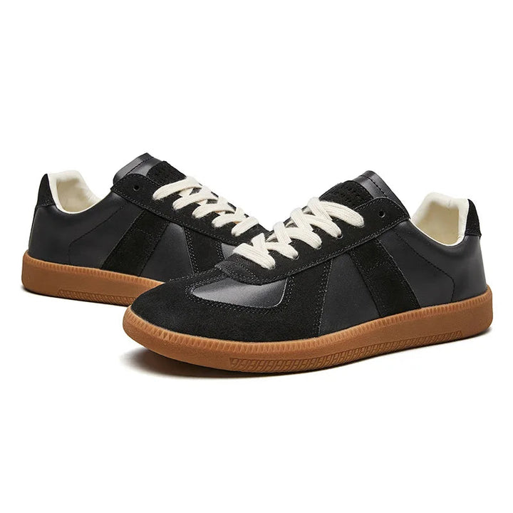 Komfortable Herren Alltagsschuhe, klassische Sneaker in Schwarz/Weiß, rutschfest & langlebig.