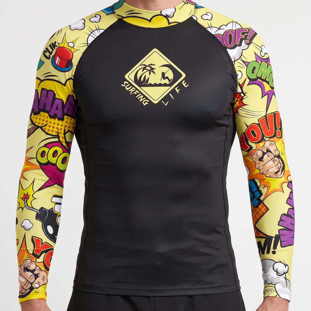 Vorderansicht Herren Langarm-Schwimmshirt. Performance Rashguard für UV-Schutz beim Surfen & Schwimmen.