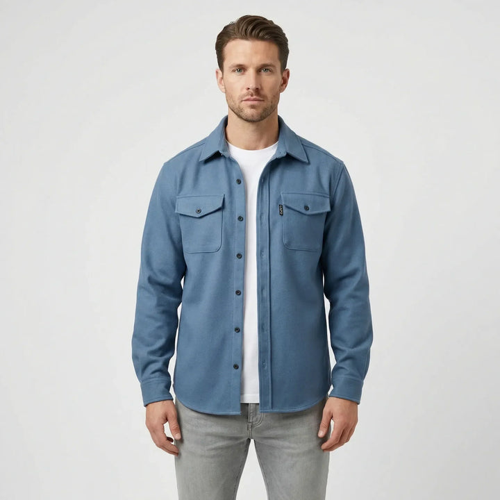 Vielseitiges Herren Overshirt Pablo: Bequemes Langarm-Freizeithemd mit Brusttaschen, ideal für Alltag und Schichtoutfits.