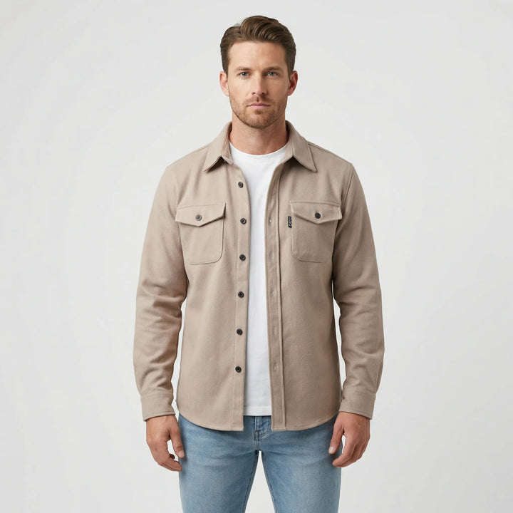 Modisches Herren Overshirt: Pablo Langarmhemd mit Brusttaschen, ideal für einen entspannten, stilvollen Alltagslook.