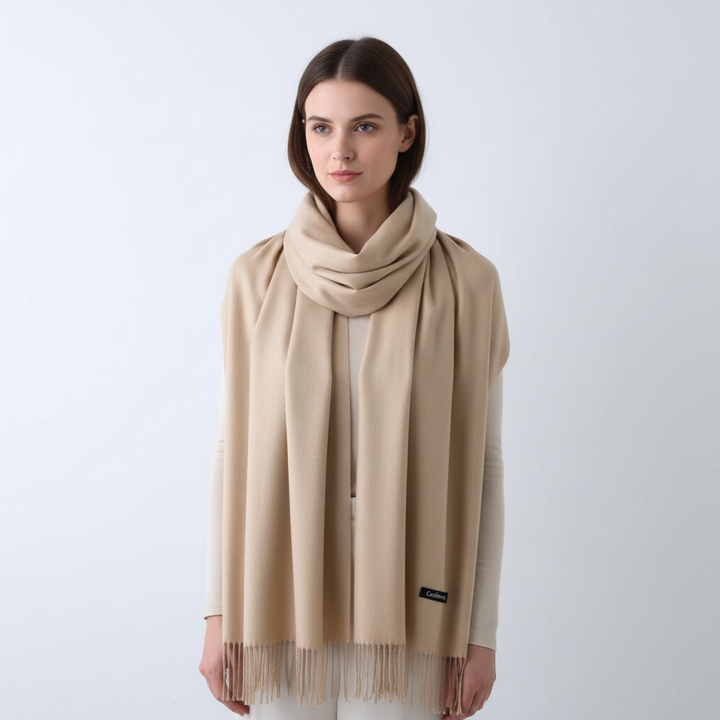 Luxuriöser Damen-Kaschmirschal in Langform, extra weich und warm, perfekt als elegantes Accessoire.