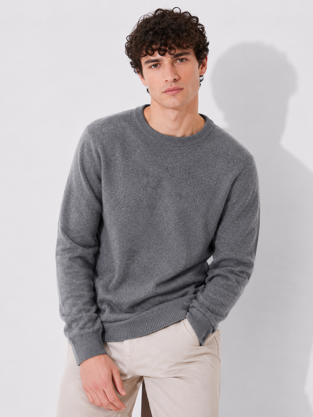 Stylischer Damen Strickpullover, figurbetont & warm. Perfektes Oberteil für elegante Herbst- & Winter-Outfits.