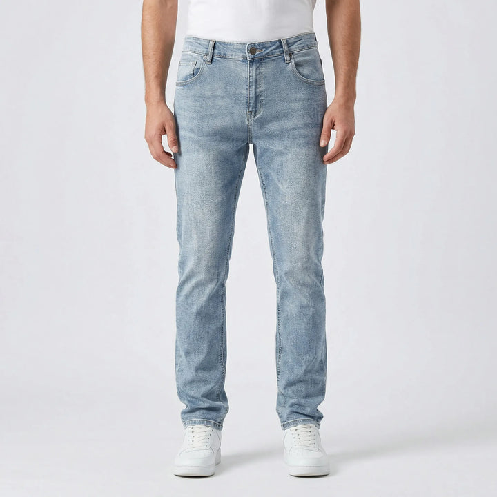 Modische schwarze Slim Fit Herrenjeans mit Used Look für den Alltag; bequemer Slim-Schnitt, modernes Design.