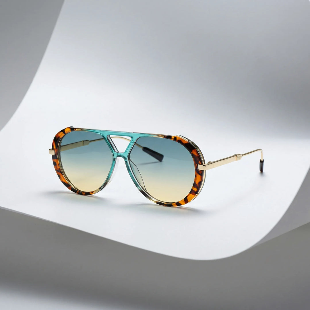 Modische Damen Aviator Sonnenbrille Layla mit farbigen Gläsern. Leichtgewichtig, UV400 Schutz. Retro Accessoire.