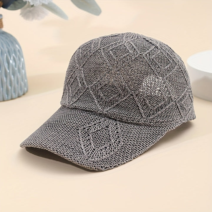 Schwarze leichte Damen Schirmkappe, gehäkelt und atmungsaktiv. Ideale Kopfbedeckung für den Sommer.