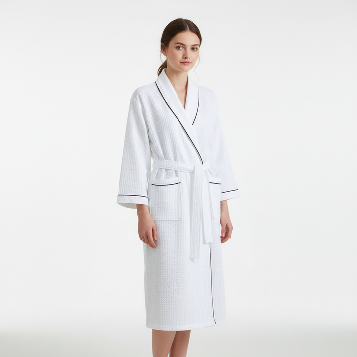 Moderner Unisex Waffel Bademantel, atmungsaktiv & hautfreundlich. Ideal als leichter Morgenmantel im Sommer.