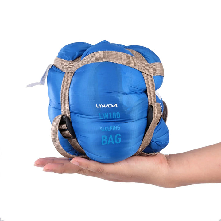 Leichter Deckenschlafsack für Erwachsene im Zelt, warm & bequem für Campingurlaub und Wanderungen.