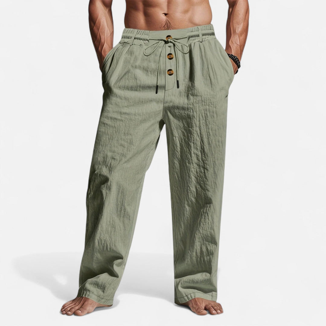 Nahaufnahme Kordelzug an Herrenhose Leinen-Optik; bequeme, stylische Bundlösung für lässige Freizeitmode.