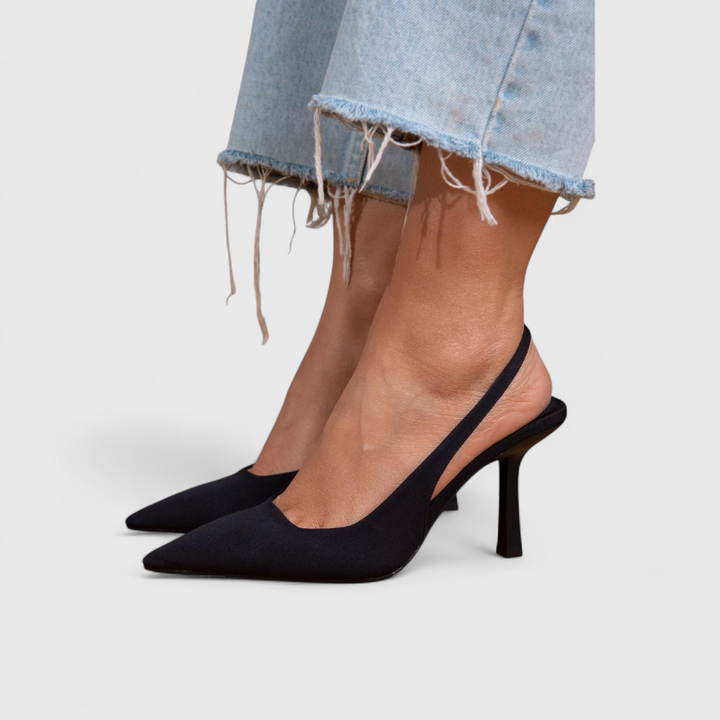Modische, stützende Damenabsätze in klassischem Design. Elegante Komfortschuhe, ideal für stilvolle Frauen.