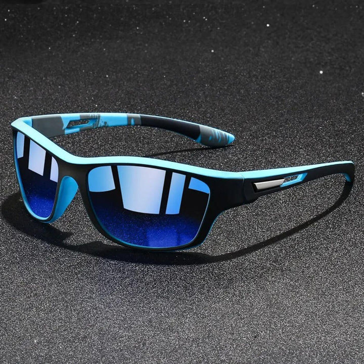 Nahaufnahme: Polarisierte Gläser der Herren Sportbrille, bieten UV-Schutz und reduzieren Blendung für klare Sicht.