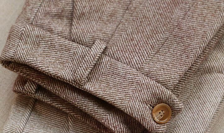 Elegante Herren Chino Hose in Regular Fit, klassisch und modern, perfekt für Business & Freizeit.