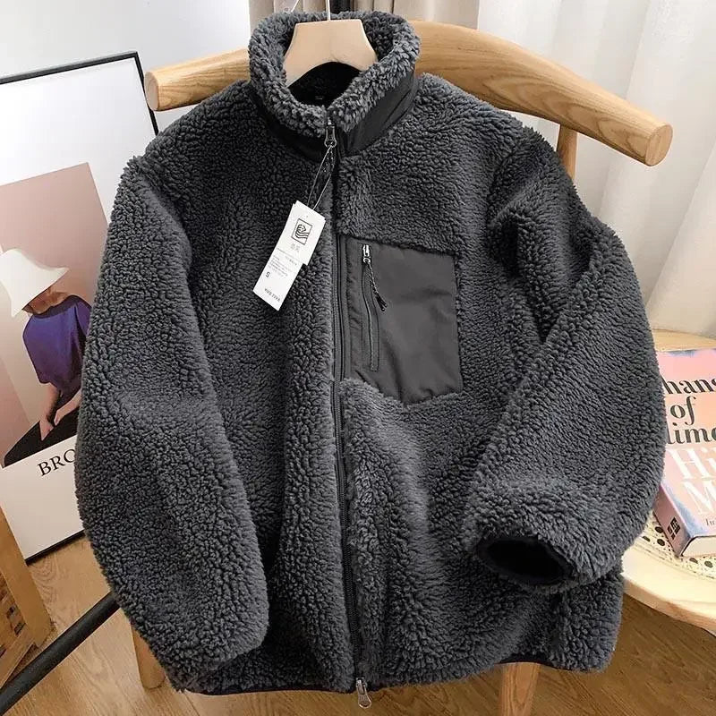 Komfortable Herren Freizeitjacke, dick und gemütlich, perfekte Winterkleidung.