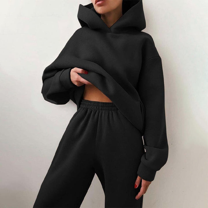 Lässiges Damen Zweiteiler Jogging-Set aus atmungsaktivem Polyester; ideal für Sport & Entspannung.