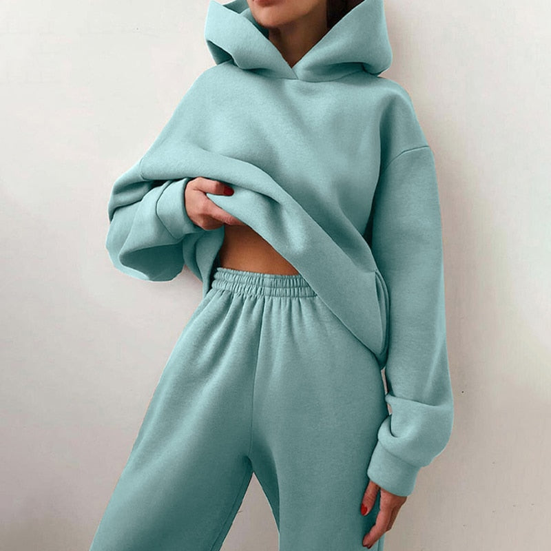Bequemer Damen Sport-Zweiteiler aus Polyester, ideal für leichte Aktivitäten oder entspannte Tage.