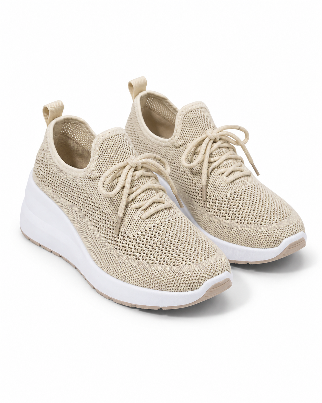 Stylische weiße Komfortschuhe für Damen, orthopädisch, leicht & atmungsaktiv, für schmerzfreie Schritte.