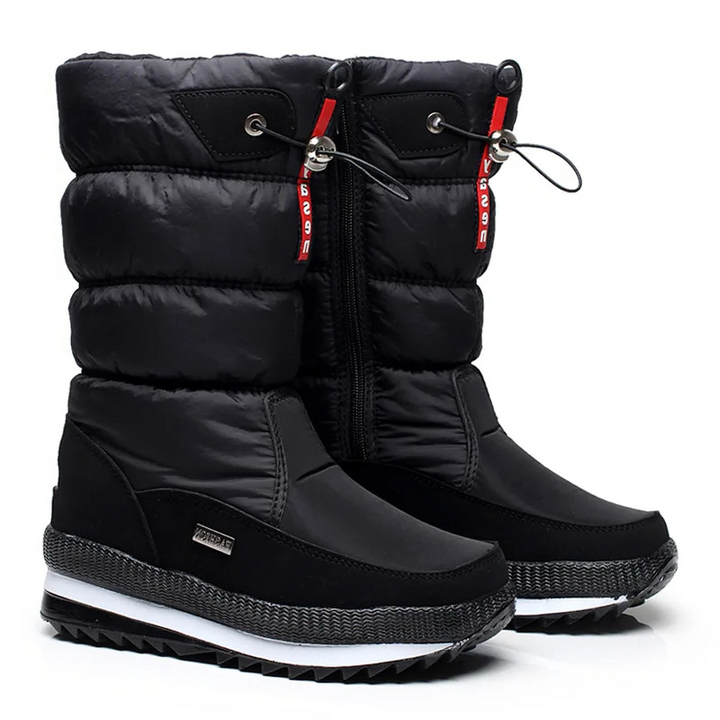 Warme Damen Winterstiefel für Komfort & Stil an kalten Tagen im Schnee.