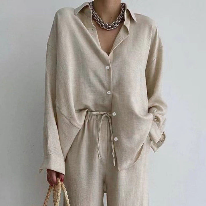 Zweiteiler Damen Set in Rosa: Locker geschnittene Bluse & weite Hose für Herbstmode und eleganten Komfort.