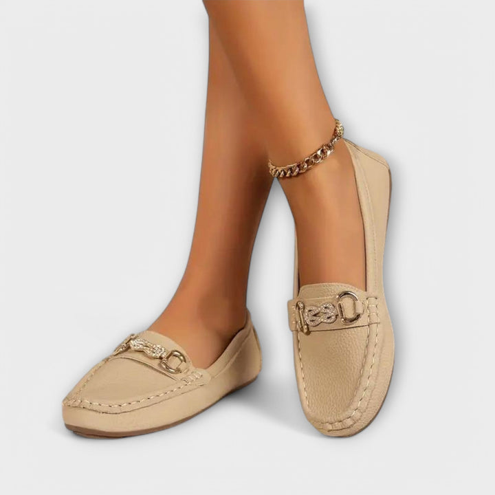 Zeitlose Damen Loafers für jeden Anlass. Bequeme Slip-On Schuhe, ideal für Frühling, Sommer und Herbst.