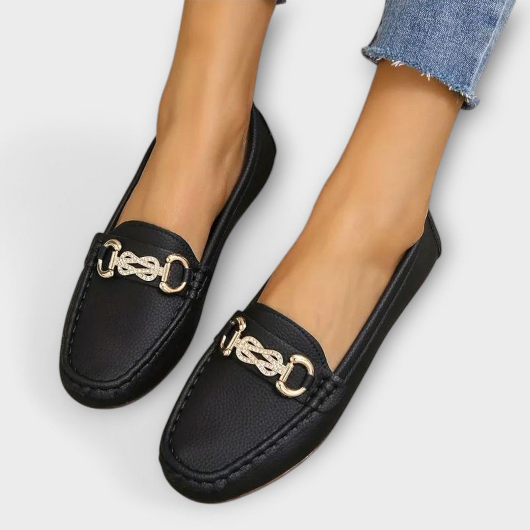 Bequeme Damen Halbschuhe im Loafer-Stil. Komfortable Slip-On Schuhe für den ganzen Tag im Büro.