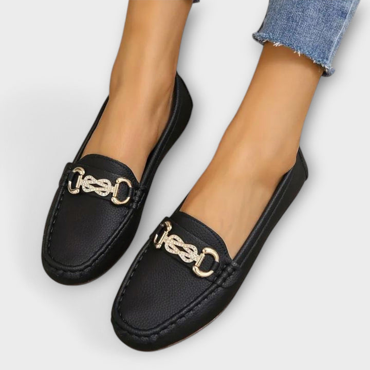Bequeme Damen Halbschuhe im Loafer-Stil. Komfortable Slip-On Schuhe für den ganzen Tag im Büro.