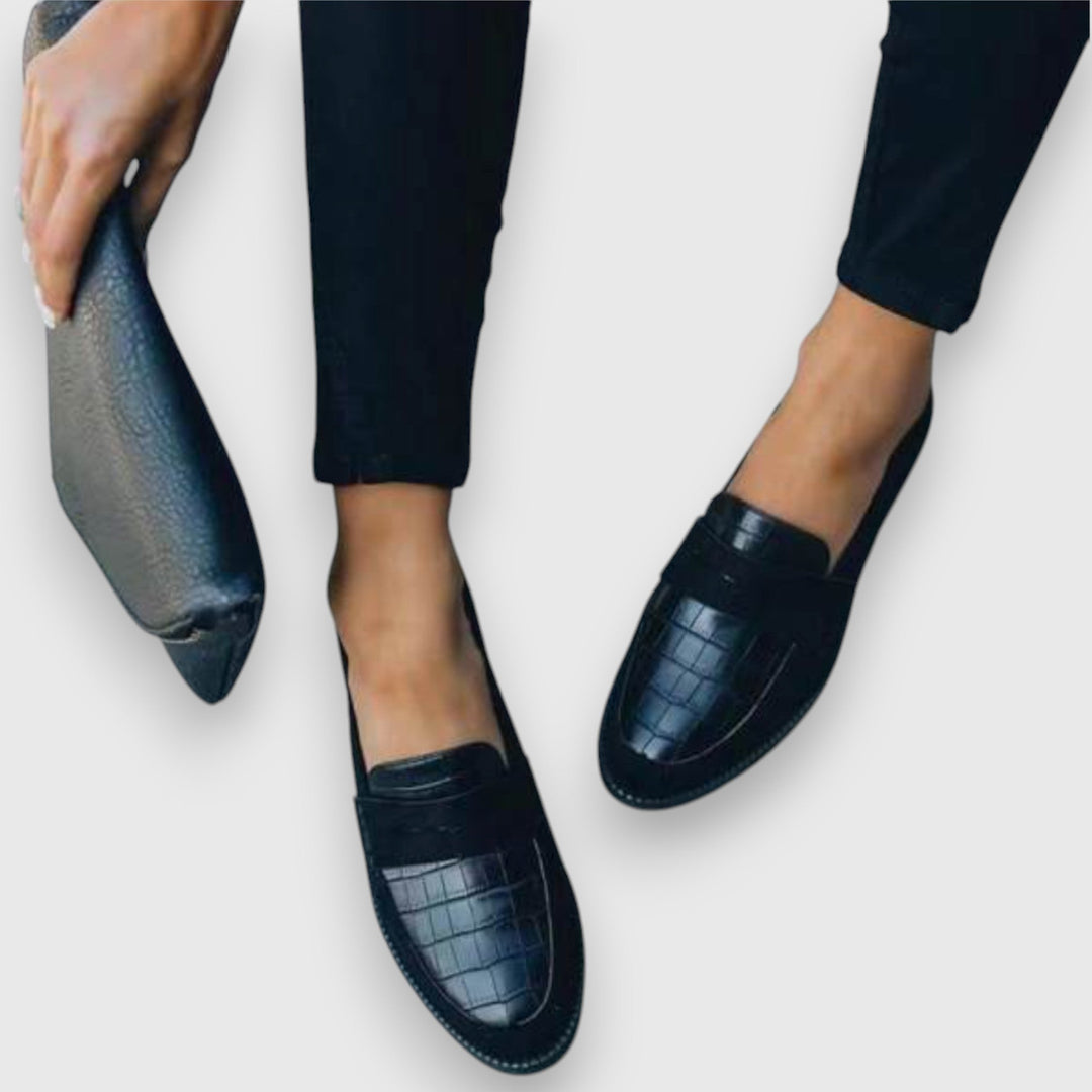 Schicke Damen Komfort Slipper zum Reinschlüpfen. Perfekte Alltagsschuhe mit Eleganz und Bequemlichkeit.