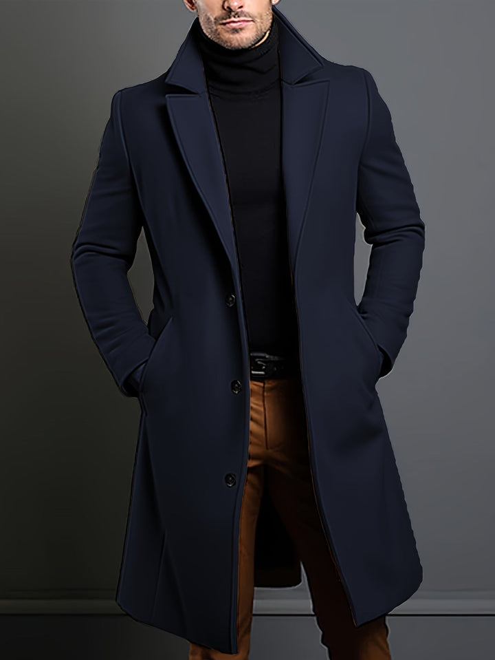Vielseitiger Russell Herren-Langmantel, einreihig mit Revers. Ideal als Winter- oder Übergangsmantel.