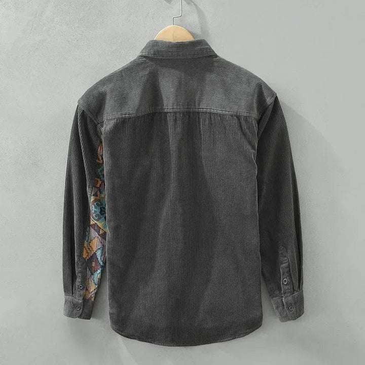 Vielseitiges Herrenhemd in elegantem Design, geeignet für Business & Freizeit. Moderner Schnitt, bequemer Stoff.