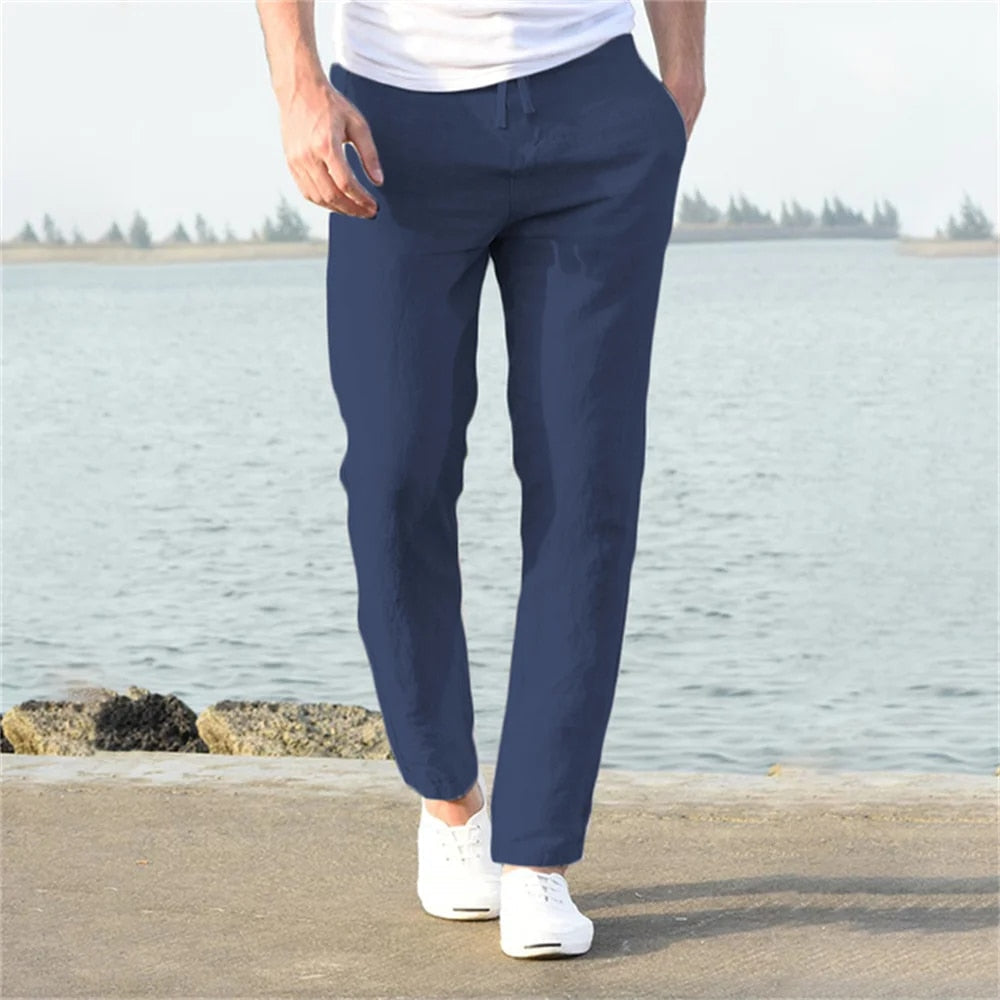 Leichte, knöchellange Herren Freizeithose, atmungsaktiv, ideal für heiße Sommertage.