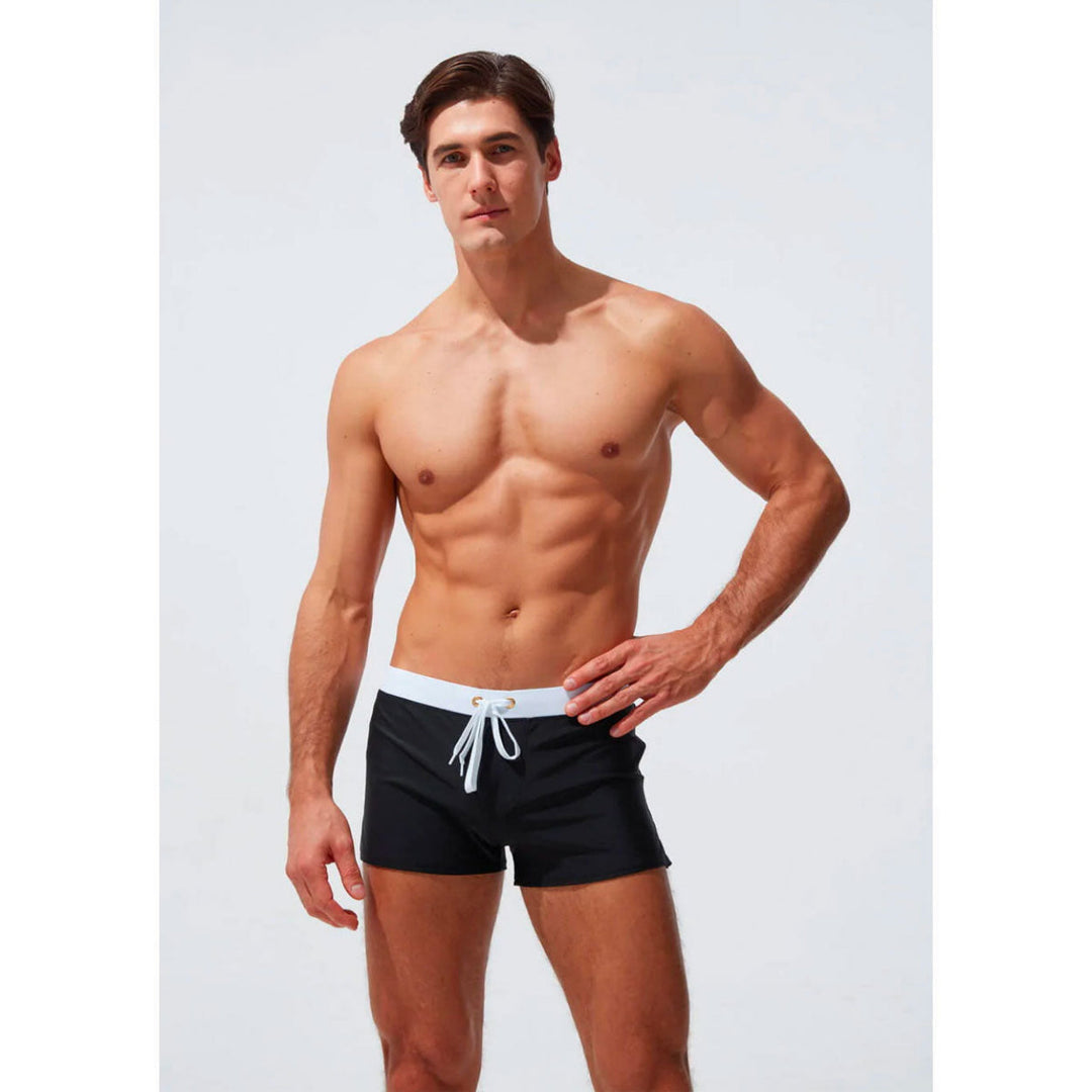 Herren Bademode, kurz geschnitten, schnelltrocknend, für Strand- & Pooltage.