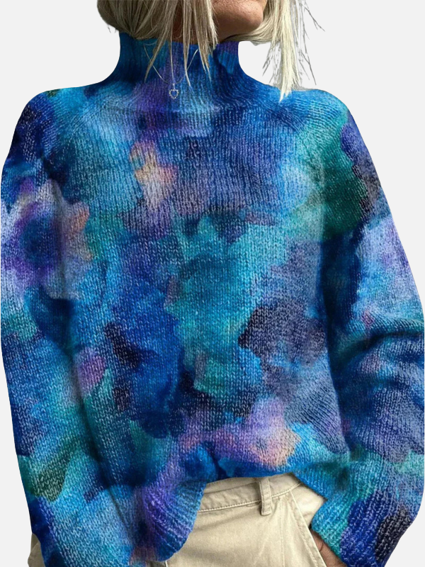 Lässiger Damen Rollkragenpullover mit detailliertem Waldmotiv. Gemusterter Winterpullover für gemütliche Herbsttage.