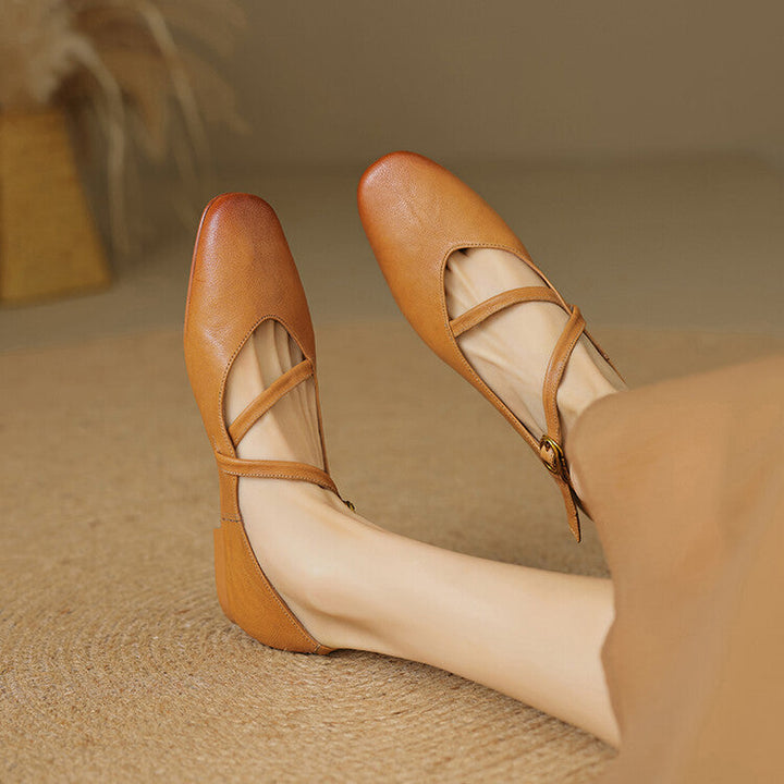 Klassische braune Mary Jane Ballerinas für Damen, Vintage-Stil, bequeme flache Schuhe für jeden Anlass.