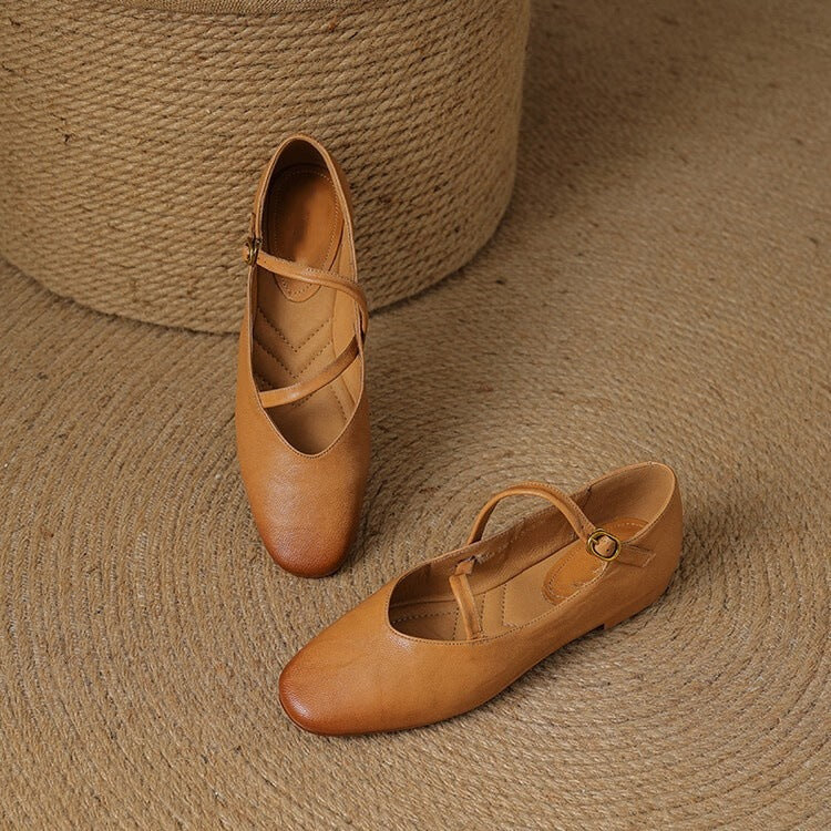 Rote Vintage Mary Jane Ballerinas, elegante Damenschuhe mit Riemen, perfekt für Büro & stilvolle Freizeit.