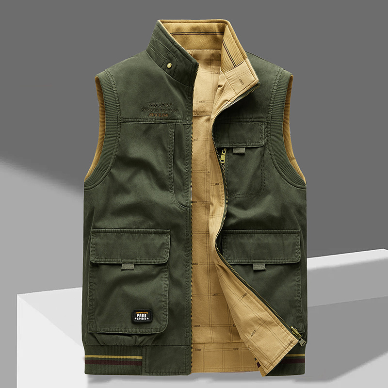 Beige Herren Funktionsweste mit zahlreichen Reißverschlusstaschen, ideal als praktische Arbeits- oder Reisekleidung.