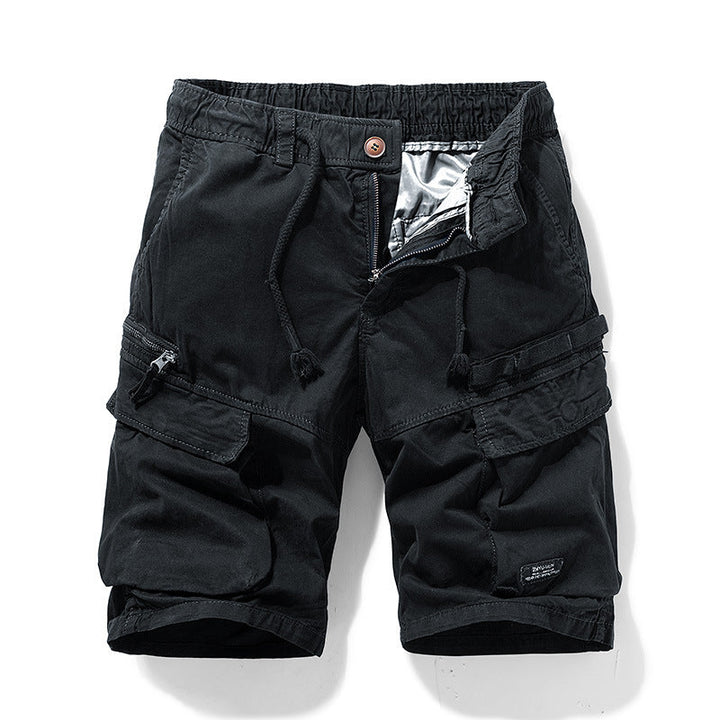 Detailansicht der Herren Cargoshorts mit Kordelzugbund. Bequeme Freizeithosen für den modernen Mann im Alltag.