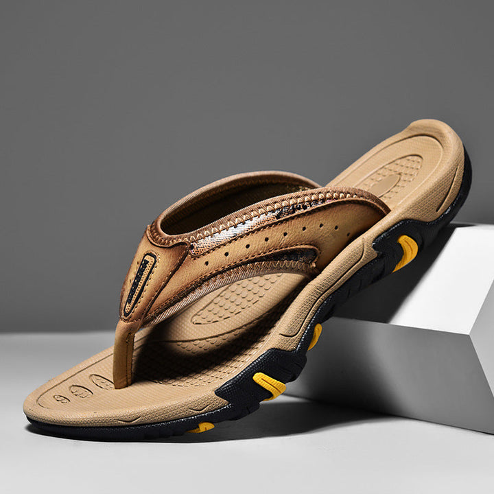 Stilvolle Herren Zehensandalen in Braun mit stylisher Sohle. Modische Komfortschuhe für Sommer und Freizeit.
