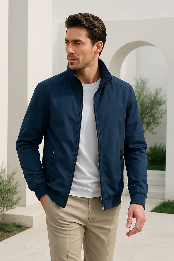 Moderne Herren Freizeitjacke in Grau, leicht und bequem; perfekter Windschutz für unterwegs.