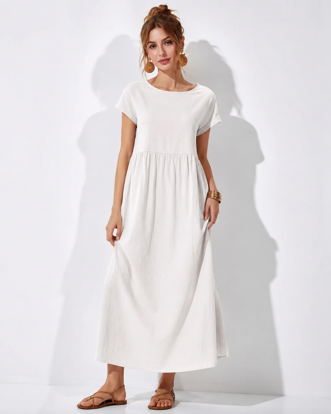 Damen Freizeitkleid Mathilda, elegantes A-Linien Sommerkleid mit Falten, kurzärmlig für mühelosen Komfort und Stil.