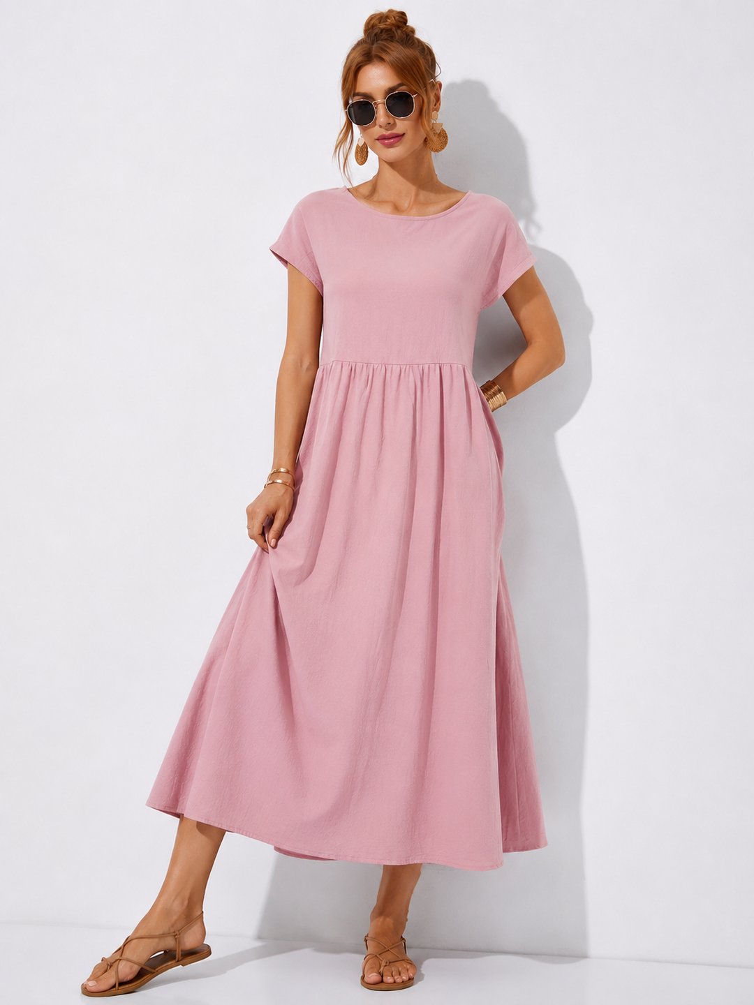 Damen Freizeitkleid Mathilda: Mühelose Eleganz und Komfort. Kurzärmliges A-Linien-Sommerkleid mit stilvollen Falten.