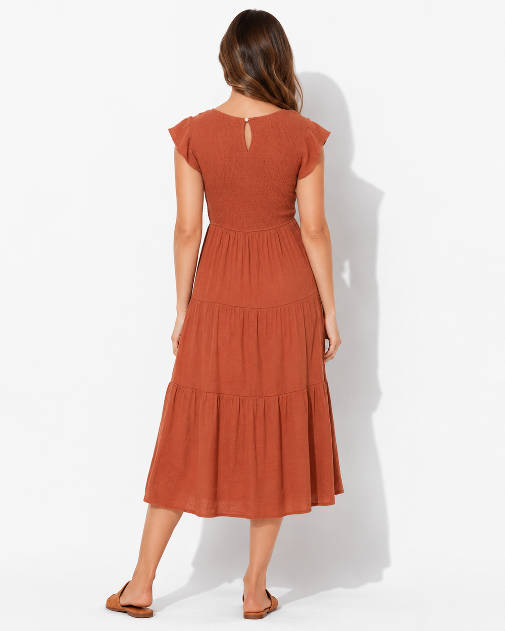 Fließendes, figurumspielendes Damenkleid, bauchbedeckend, in zeitloser Farbe. Vielseitiges, elegantes Freizeitkleid.