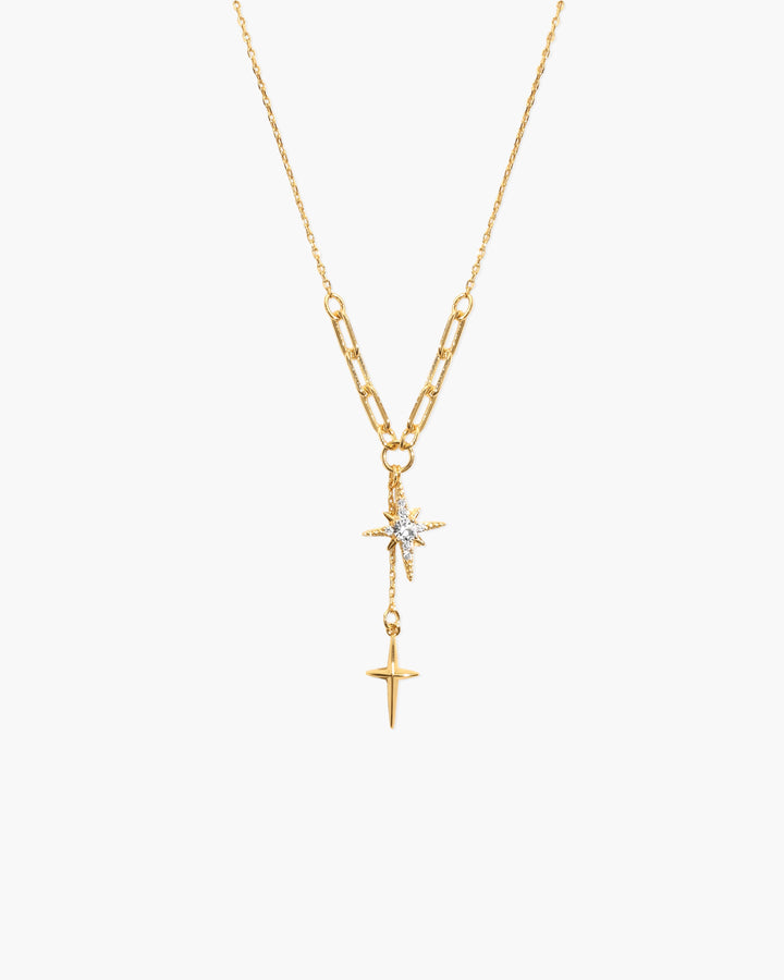 Elegante Damen Sternen Halskette aus wasserfestem Edelstahl in Gold. Hypoallergener Schmuck für Frauen.