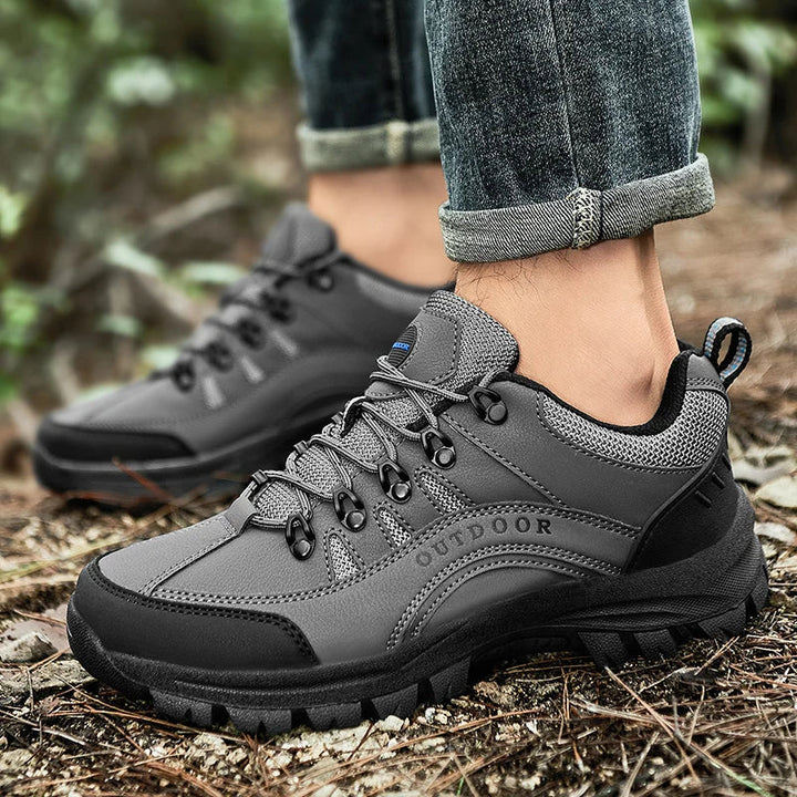 Stylische braune Herren Terrain Wanderschuhe, vielseitig für Outdoor, Wandern & Freizeit.