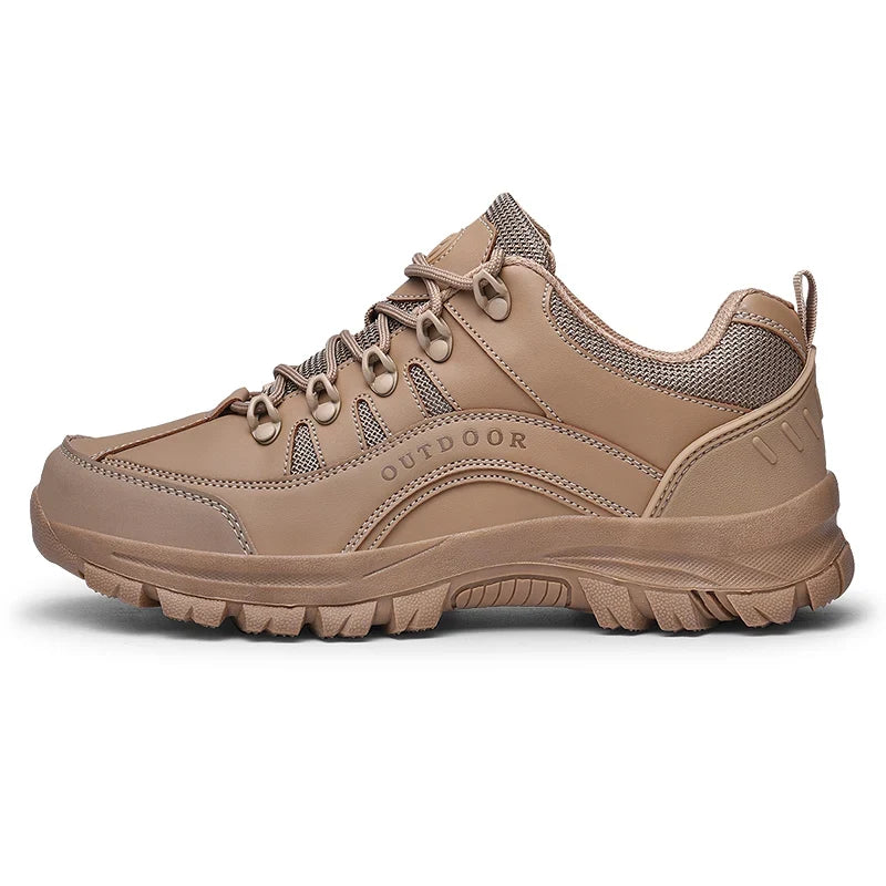 Frontansicht der Herren Wanderschuhe mit Zehenschutz, bereit für jedes Terrain & Abenteuer.