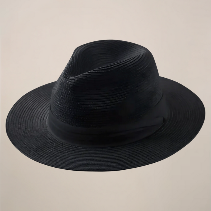 Klassischer Herren Panama-Sommerhut mit breiter Krempe. Handgemachter Freizeithut für eleganten Sonnenschutz.