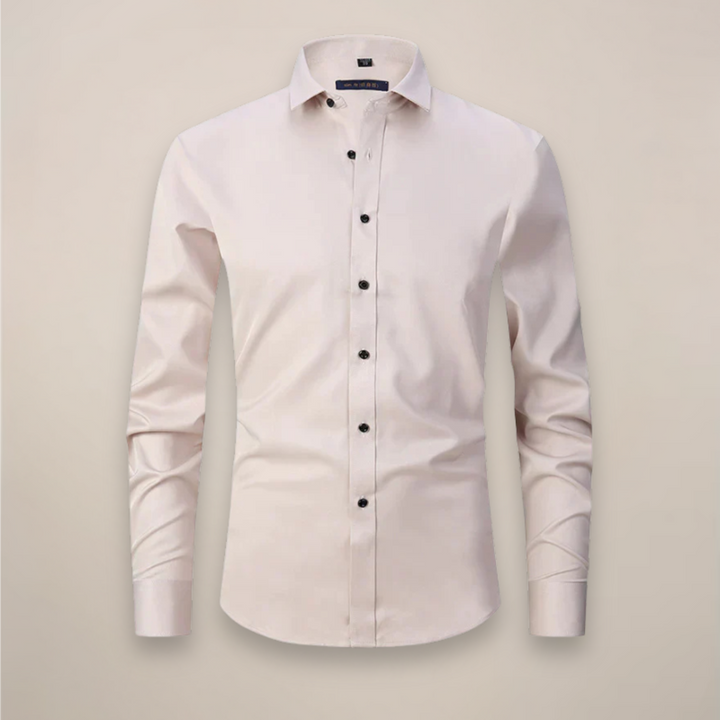 Ganzkörperansicht: Elegantes Herren Langarmhemd, Regular Fit. Perfekte Passform für einen selbstbewussten Auftritt.