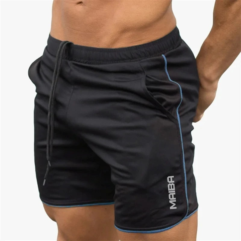 Eng anliegende Herren Badeshorts Slim Fit. Modische Badekleidung für Sport & Freizeit am Wasser.