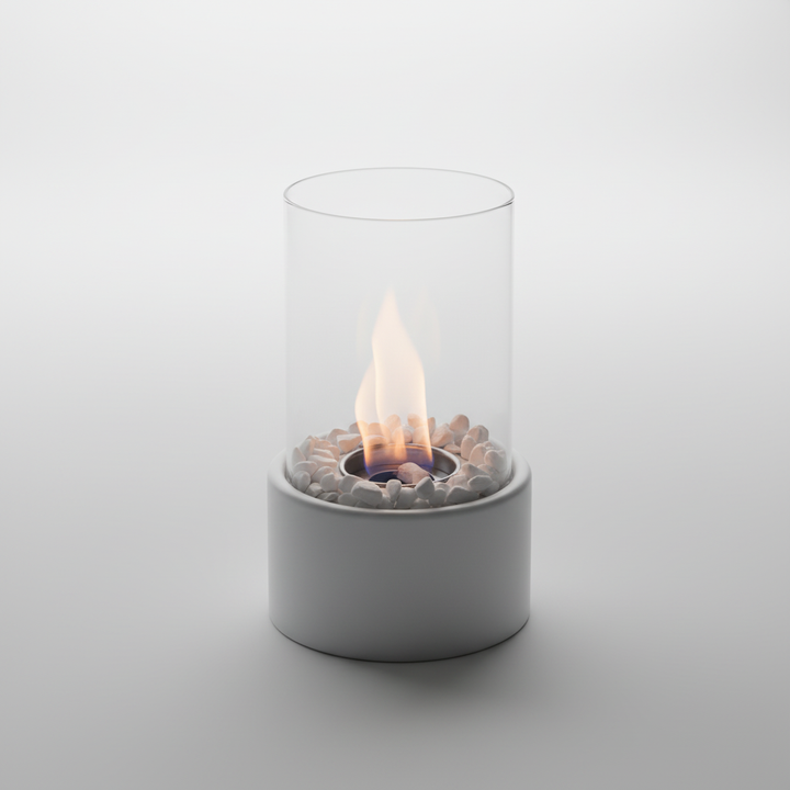 Wohnaccessoire Flammenlaterne, Metall-Glas-Design, schafft einladendes Ambiente und warme Beleuchtung.