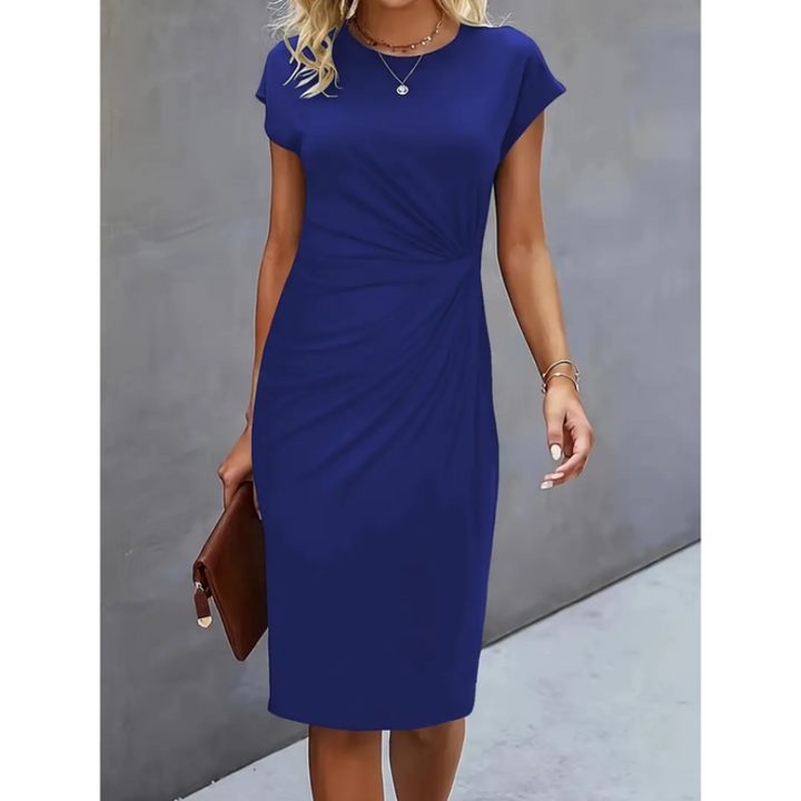 Kurzarm-Damenkleid in Midi-Länge mit eleganter Drapierung. Ideal als Party- oder Bürokleid, slim fit.
