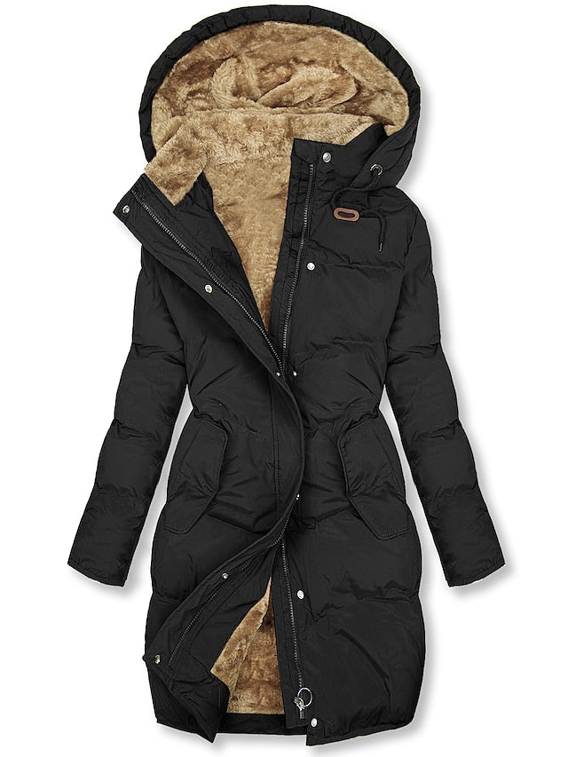 Gemütlicher Damen Wintermantel, lange Winterjacke mit gefütterter Kapuze, ideal für kalte Wintertage.