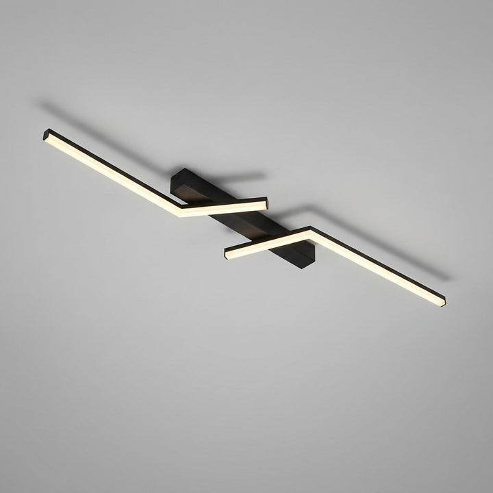 Helle, energieeffiziente LED-Deckenleuchte Aerolite für modernes Ambiente zu Hause.